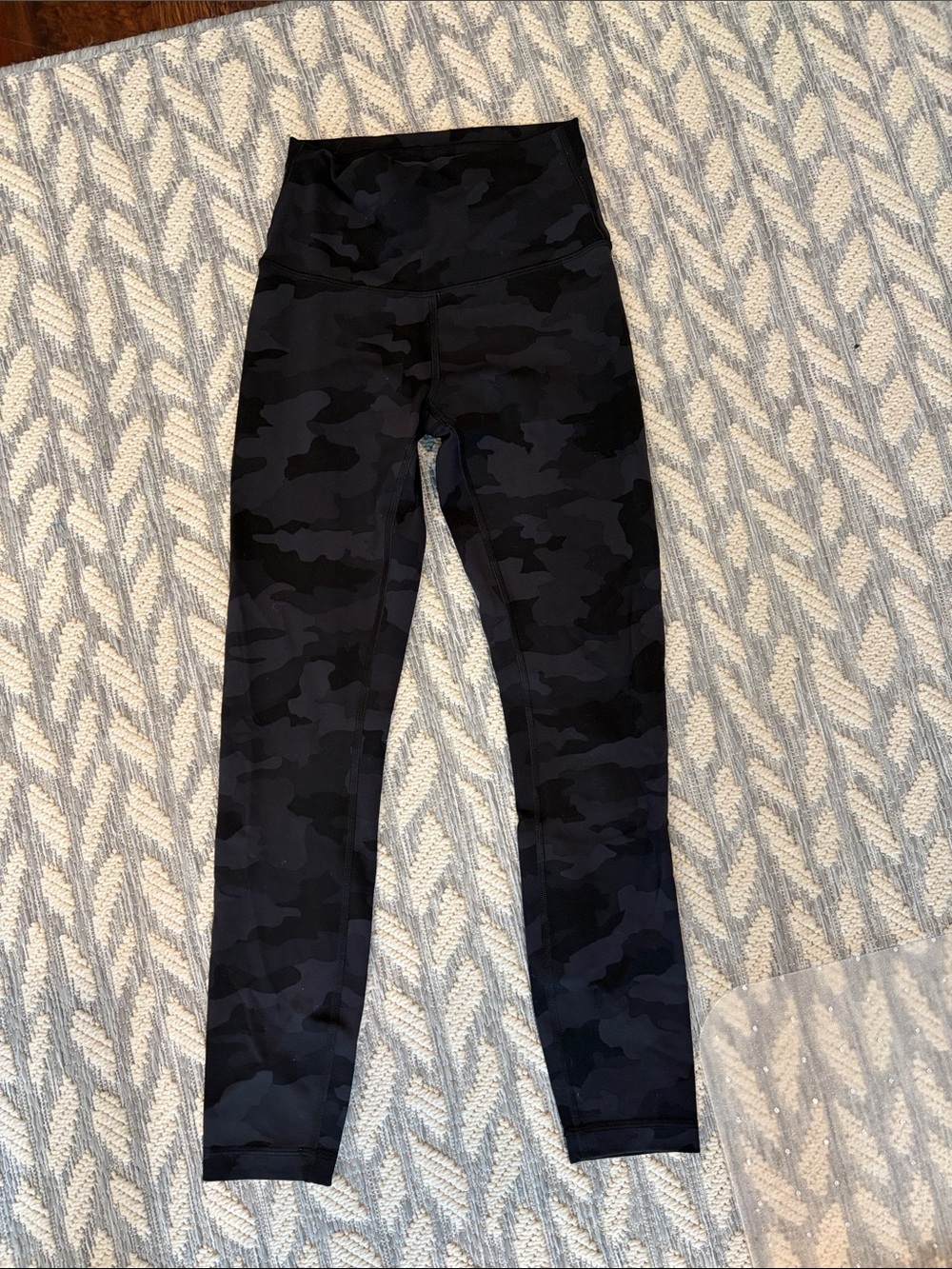 lululemon athletica Women’s Wunder Under black army print legging